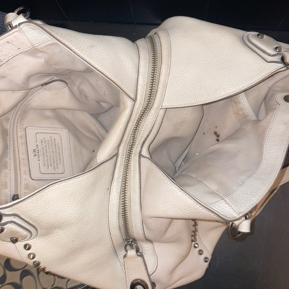 Coach - Picture 4 of 7